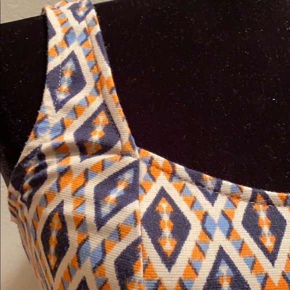 Crop Top with stretch Back - Picture 4 of 5